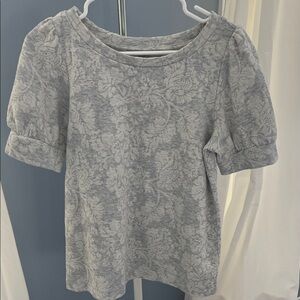 LOFT Gray Floral Short Sleeve Top